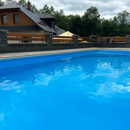 V Soukromi S Bazenem Tri Splavy