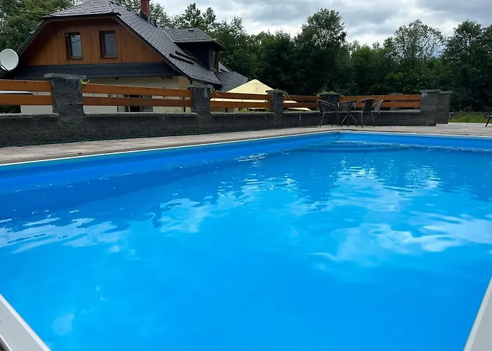 V Soukromi S Bazenem Tri Splavy